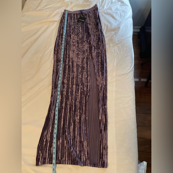 NWT JLUXLABLE velvet high slit skirt. - Picture 11 of 12